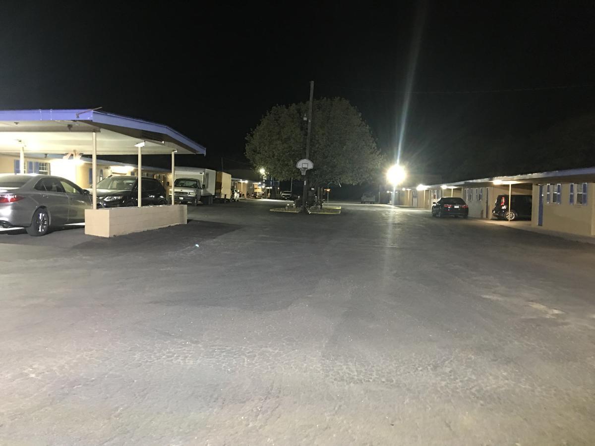 Early Royal Inn מראה חיצוני תמונה